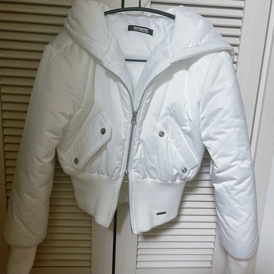 히프나틱 자체제작 스노우볼크롭패딩 화이트 상품이미지3