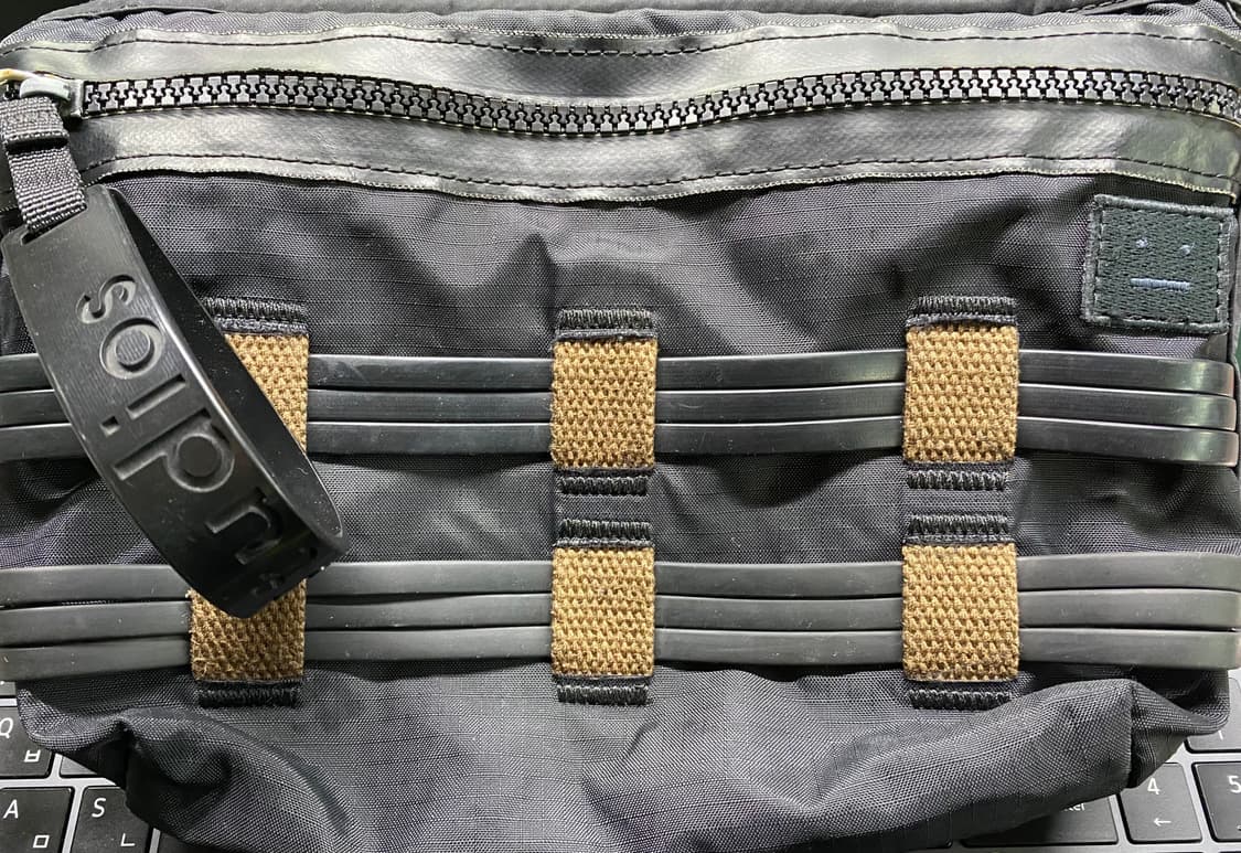 아크네 크로스백 상품이미지2