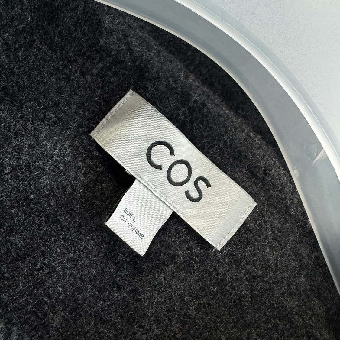 코스 COS 25 버튼 디테일 울 스웨트 셔츠 상품이미지4