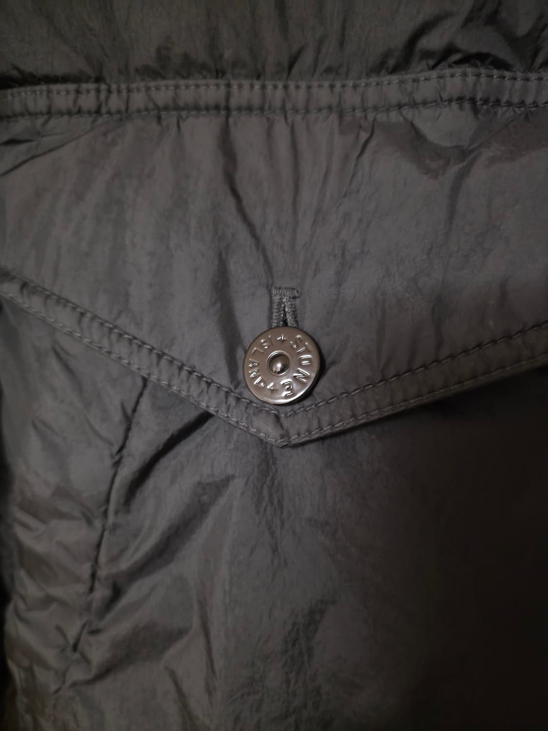 [24FW] 스톤아일랜드 크링클랩스 후드 패딩 L사이즈 상품이미지2