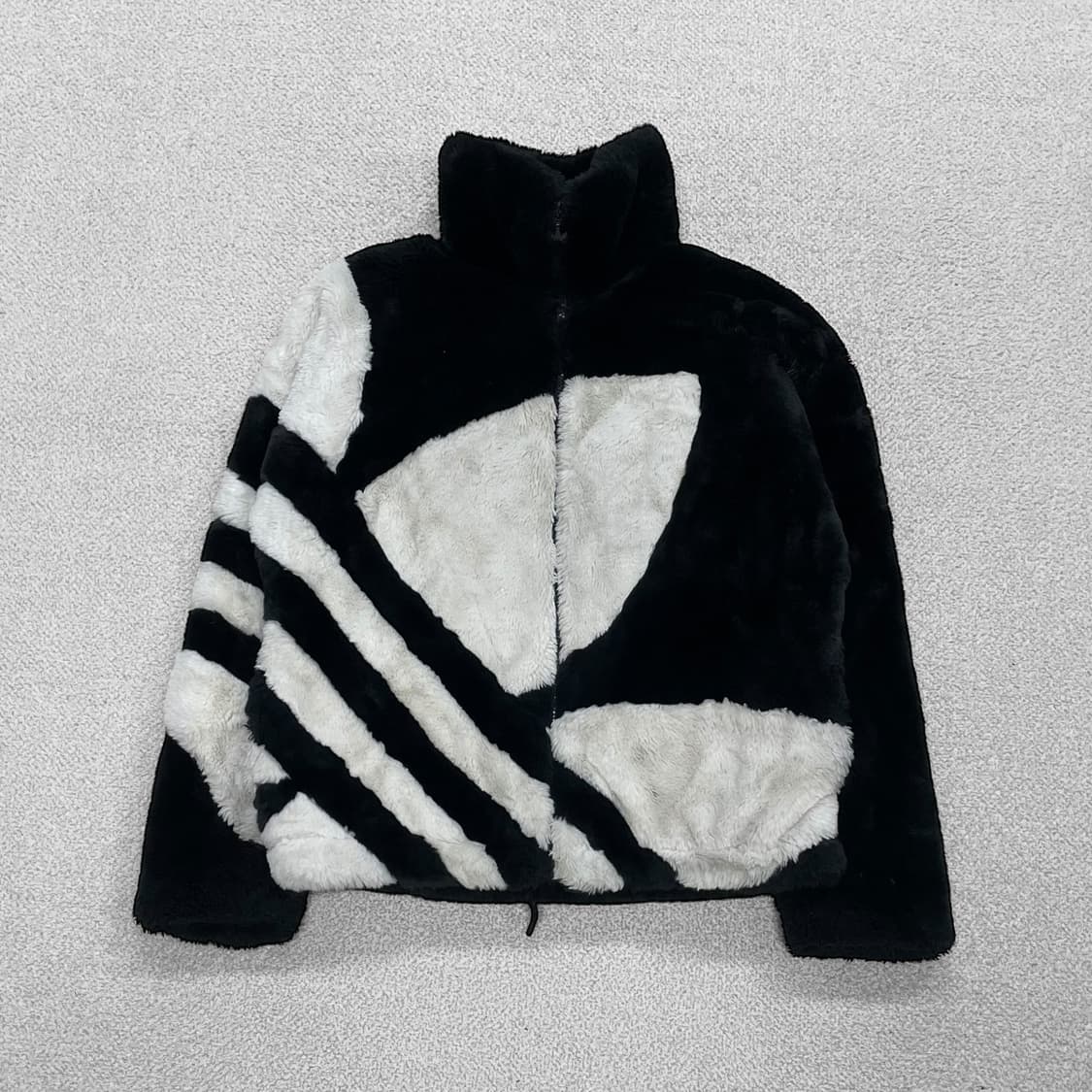 아디다스 트레포일 퍼 자켓 블랙 화이트 상품이미지1