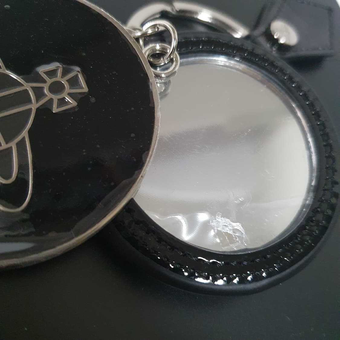 비비안 웨스트우드 오브 미러 키링 블랙 상품이미지4