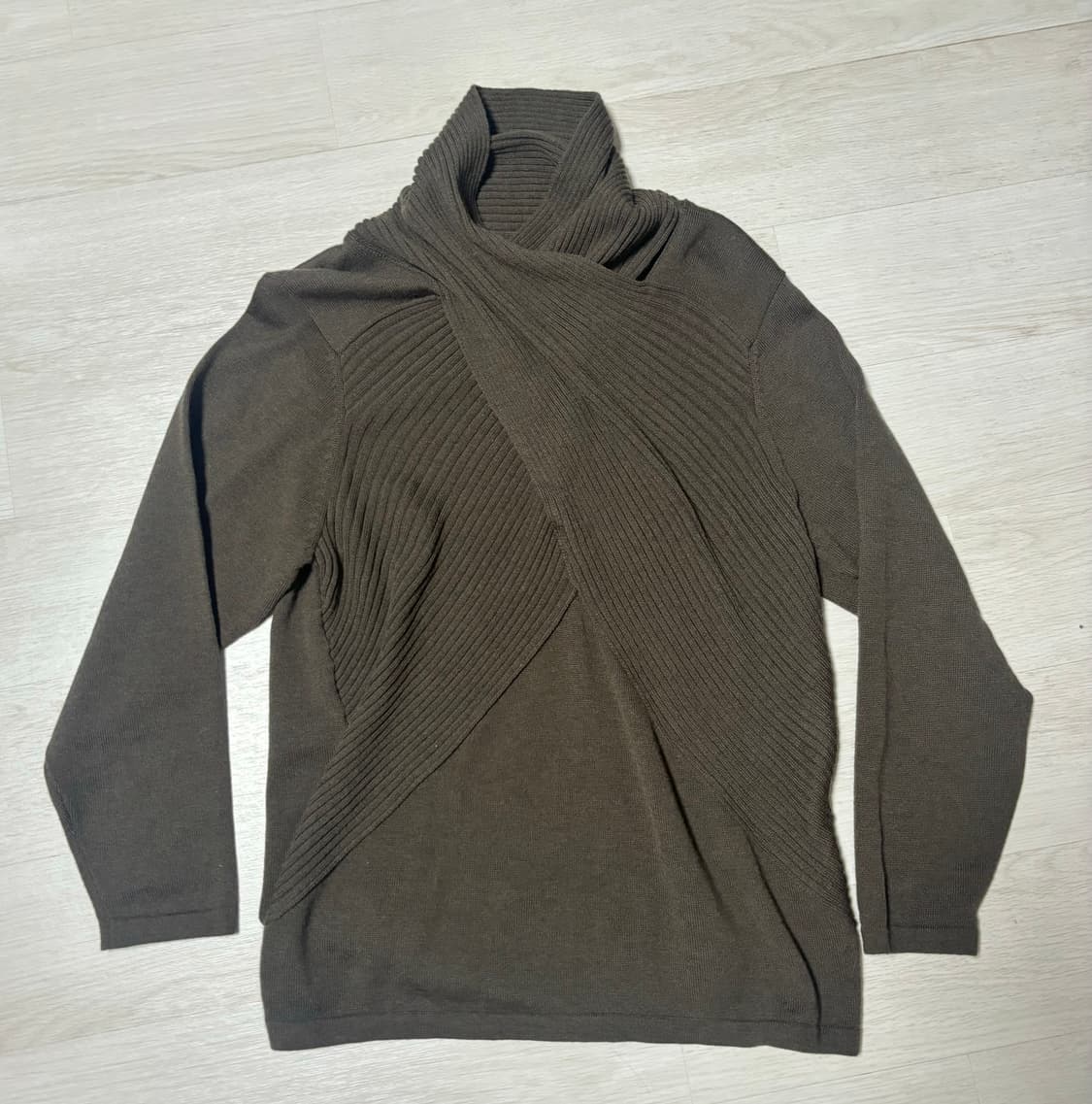 카키브라운 루즈넥 목폴라 니트  상품이미지2