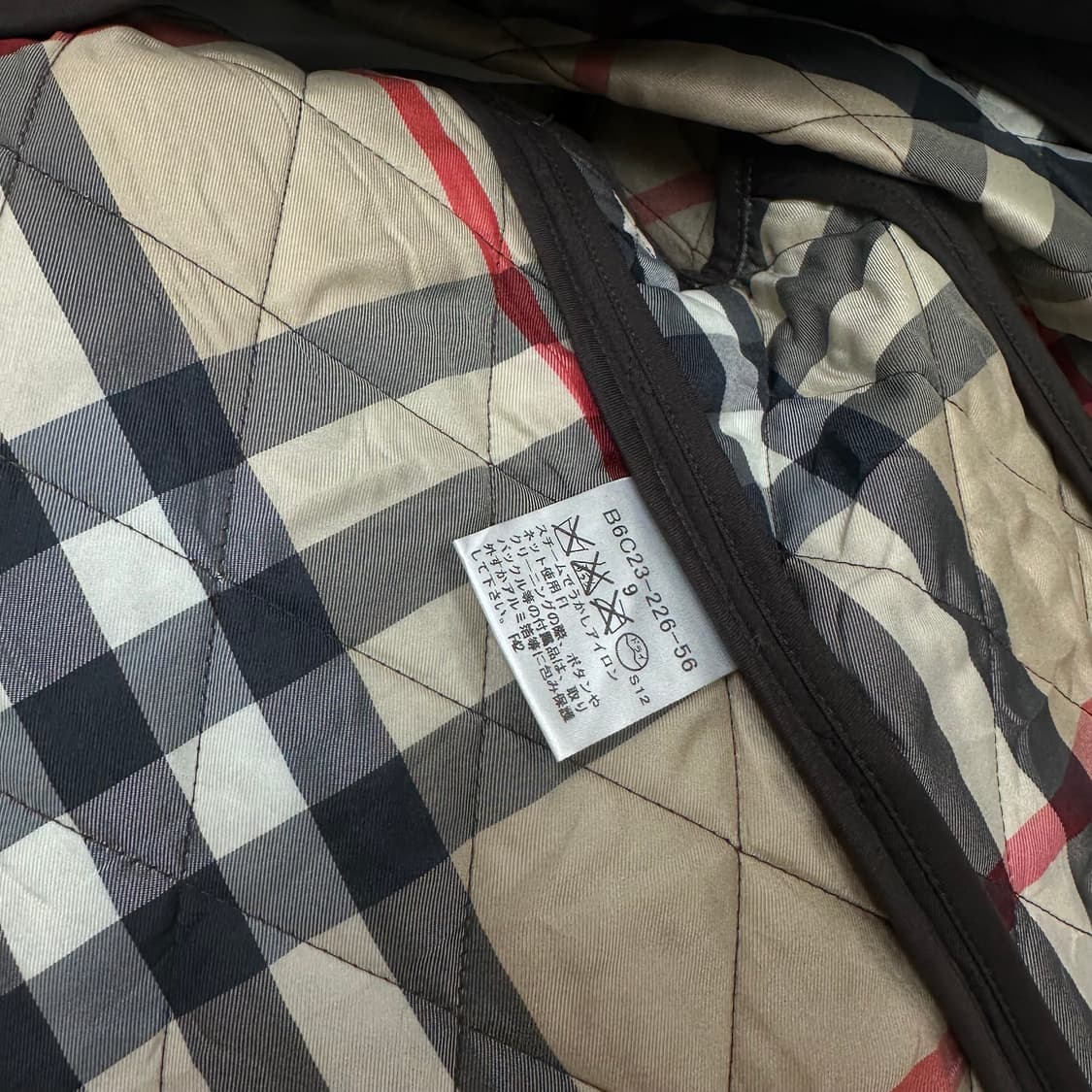 버버리 체크 후드 퀼팅 코트 상품이미지10