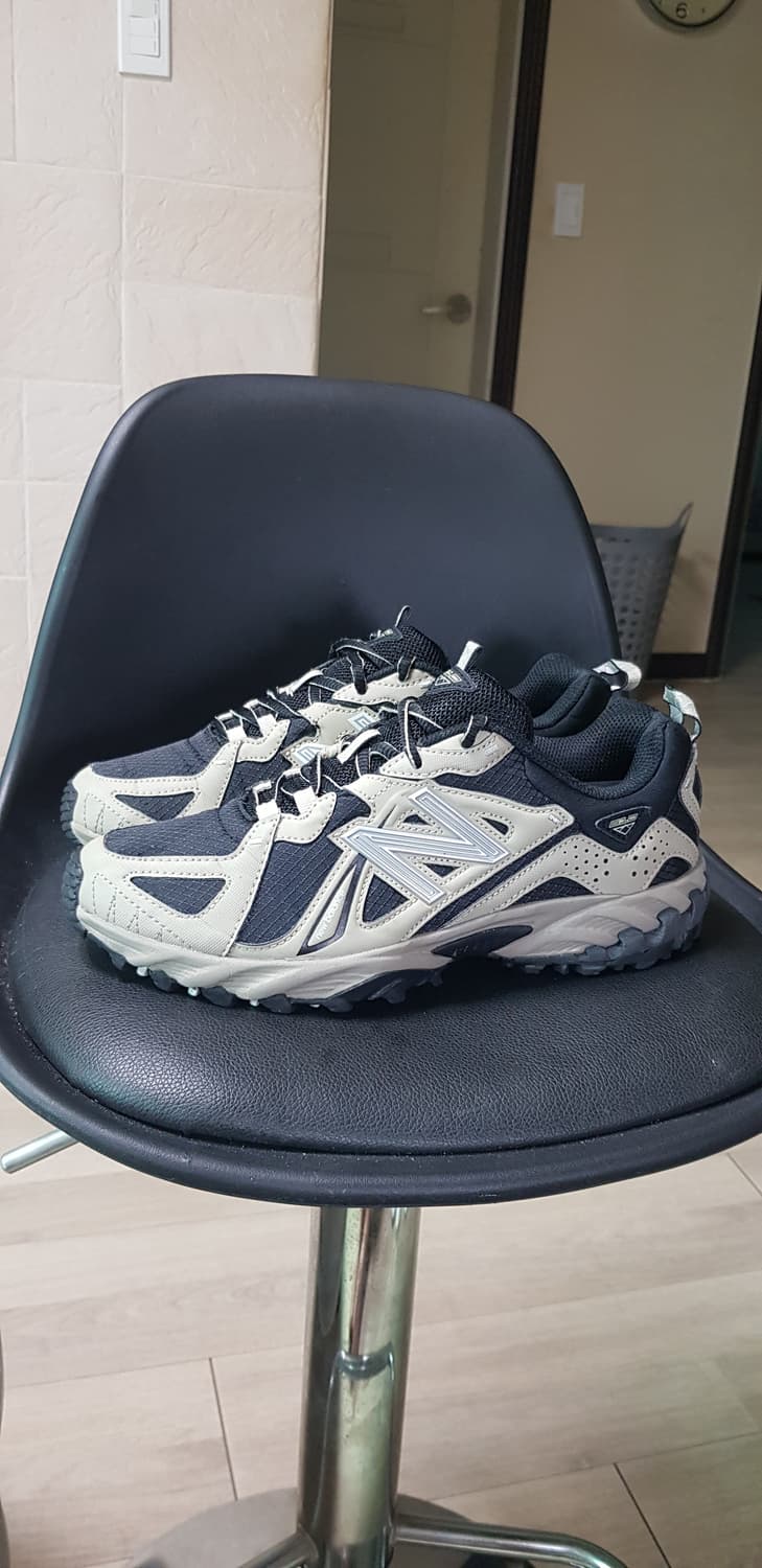 뉴발란스 240 상품이미지1