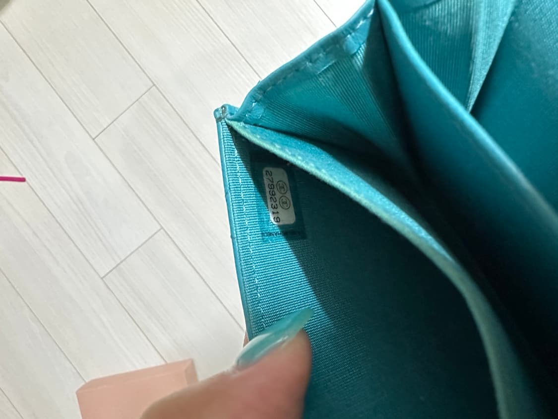 샤넬 지갑 에머랄드 그린 상품이미지3