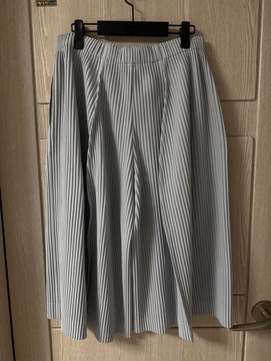 옴므플리세 그레이 와이드 숏 팬츠 2size 상품이미지2