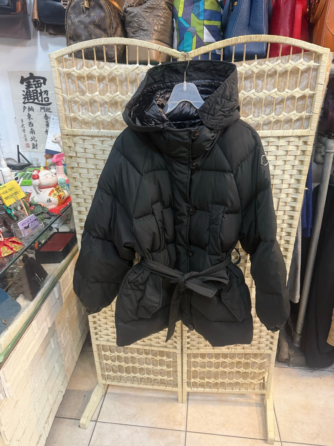 1/66 정품 몽클레어 NEDAADE 후드패딩 팝니다 상품이미지1