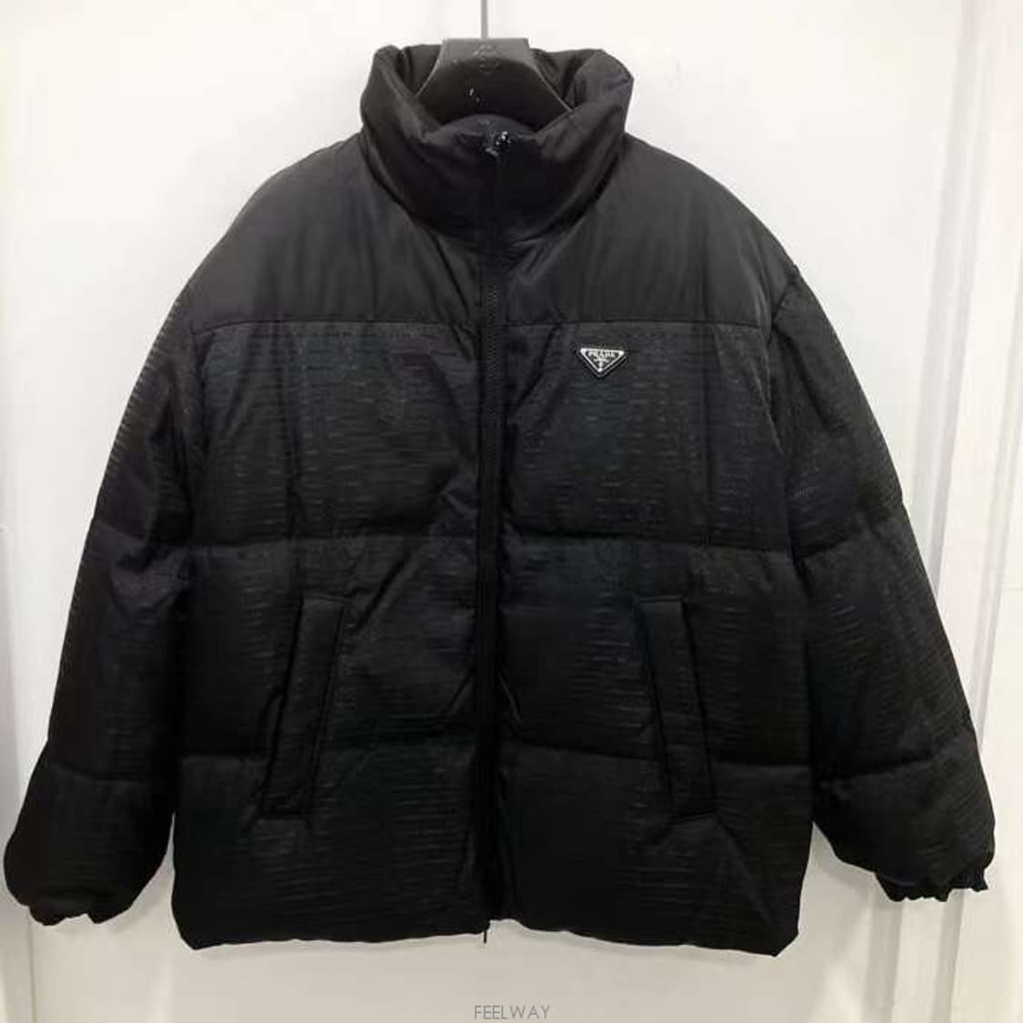 프라다 23FW 리버서블 패딩 다운 자켓 상품이미지1