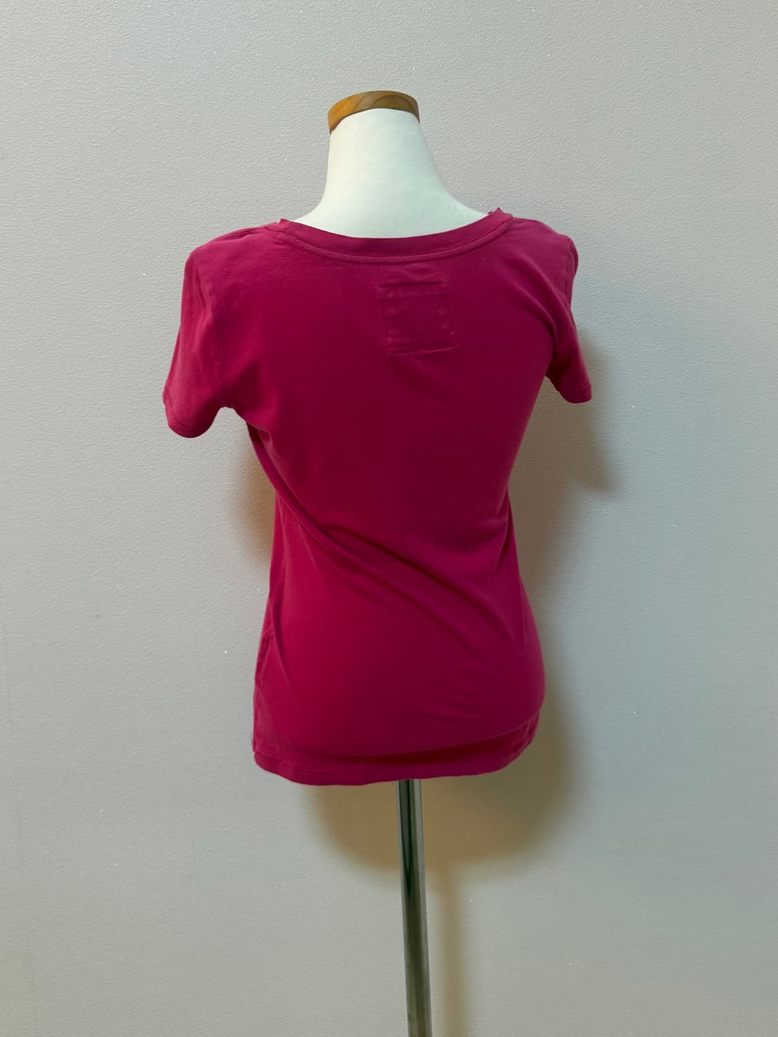 아베크롬비 핑크 딱붙 반팔티 상품이미지3