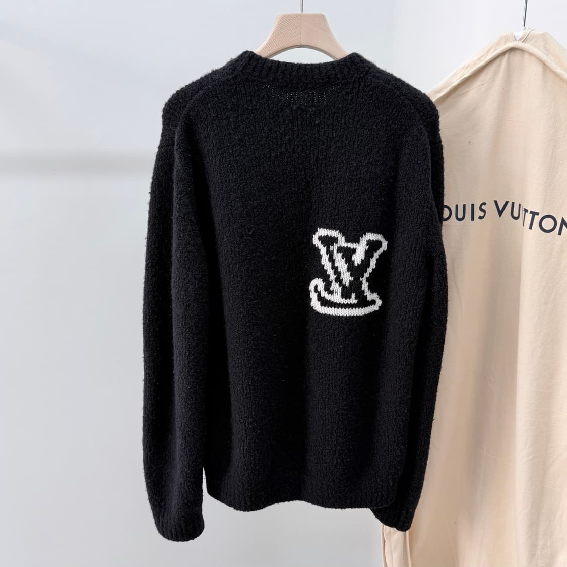 [S+급/L] 루이비통 LV 인타르시아 크루넥 니트 블랙 상품이미지5