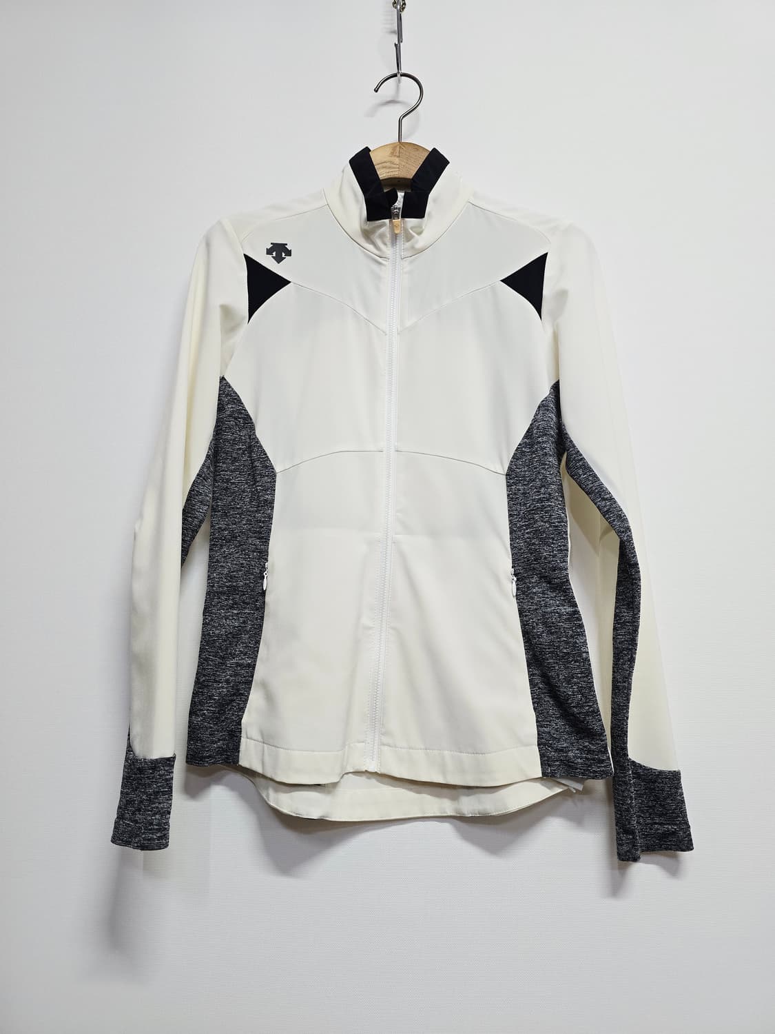 데상트 여성 아이보리 바람막이 자켓 집업 상품이미지1