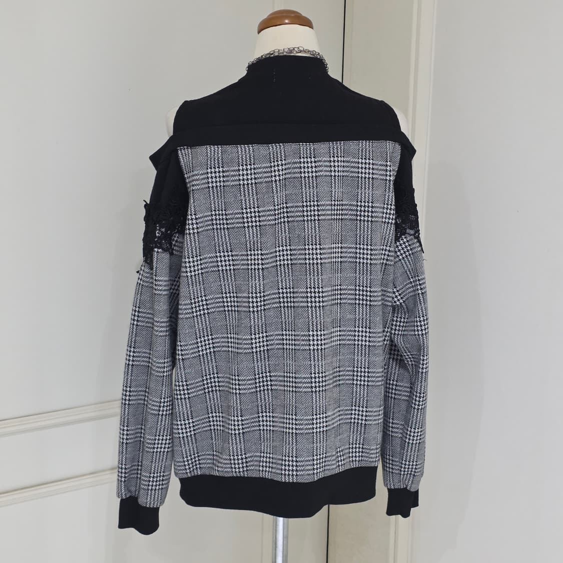 일본빈티지)블랙 지뢰계 오네갸루깔 오프숄더 골지니트 상품이미지4