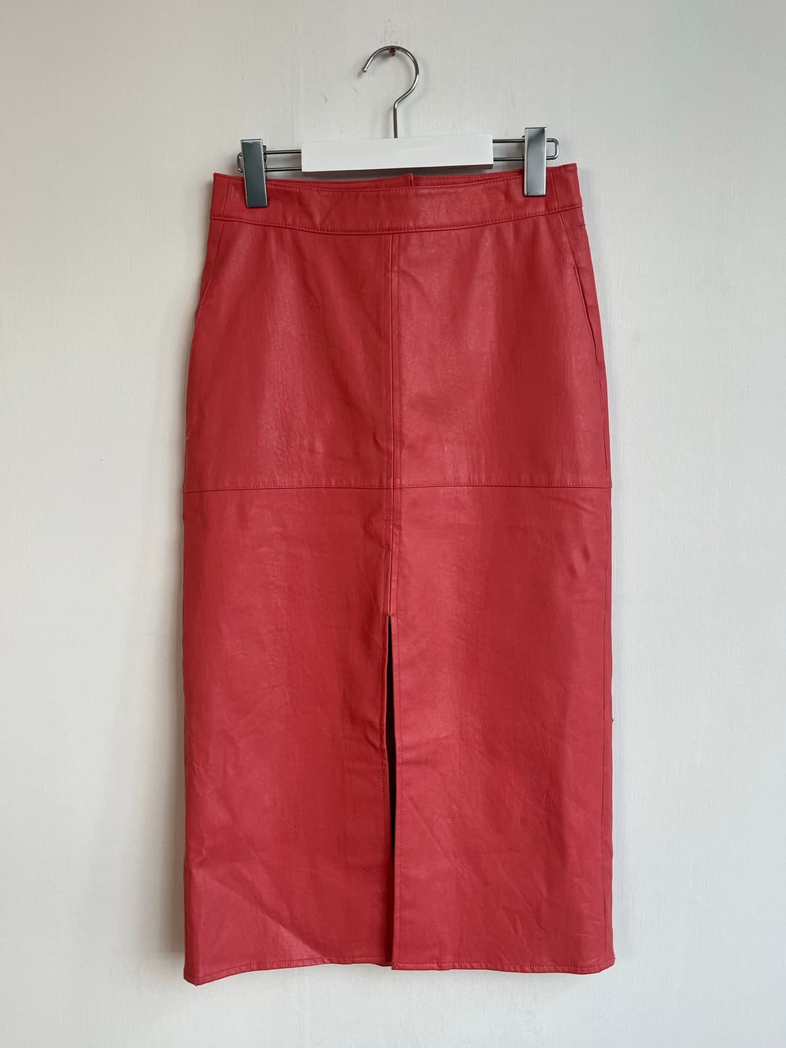 다홍핑크 가죽 미디 스커트 상품이미지4