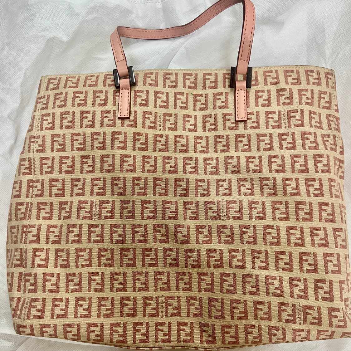 정품 펜디 베이지핑크 쇼퍼백 상품이미지2