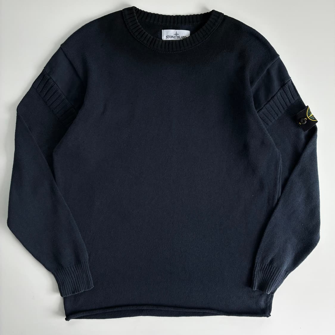 Stone Island  스톤 아일랜드 그라데이션 와펜 라운드 니트 상품이미지1