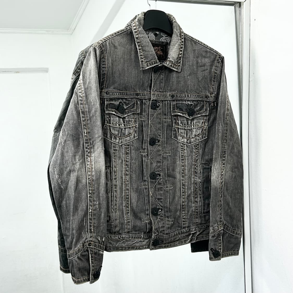 Shane Jeans 흑청 데미지 데님 자켓 상품이미지1