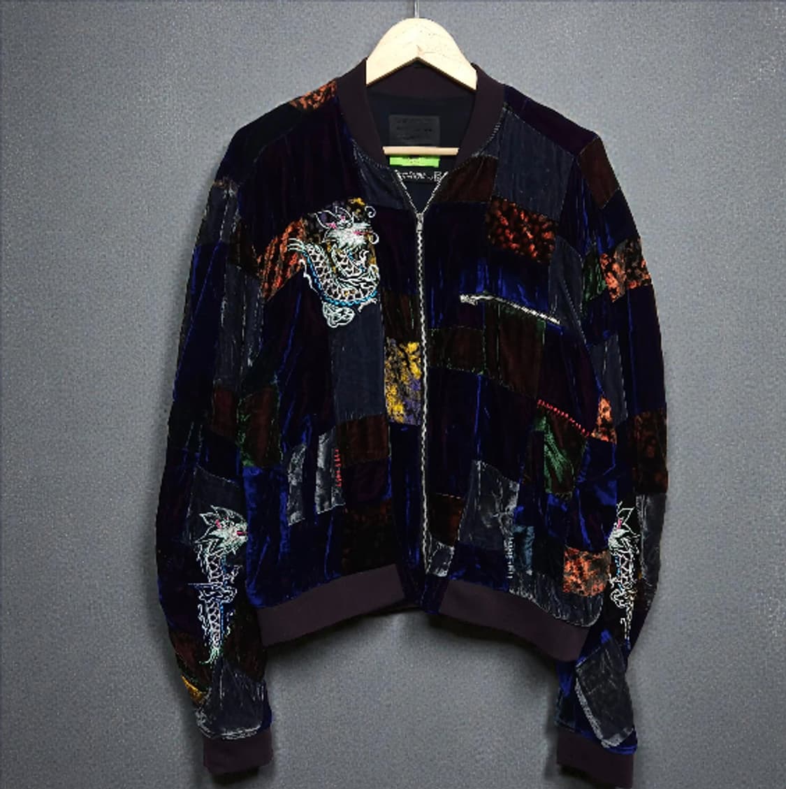 99%IS 나인티나인퍼센트이즈 바조우 블록 벨벳 드래곤 자켓 105 상품이미지1