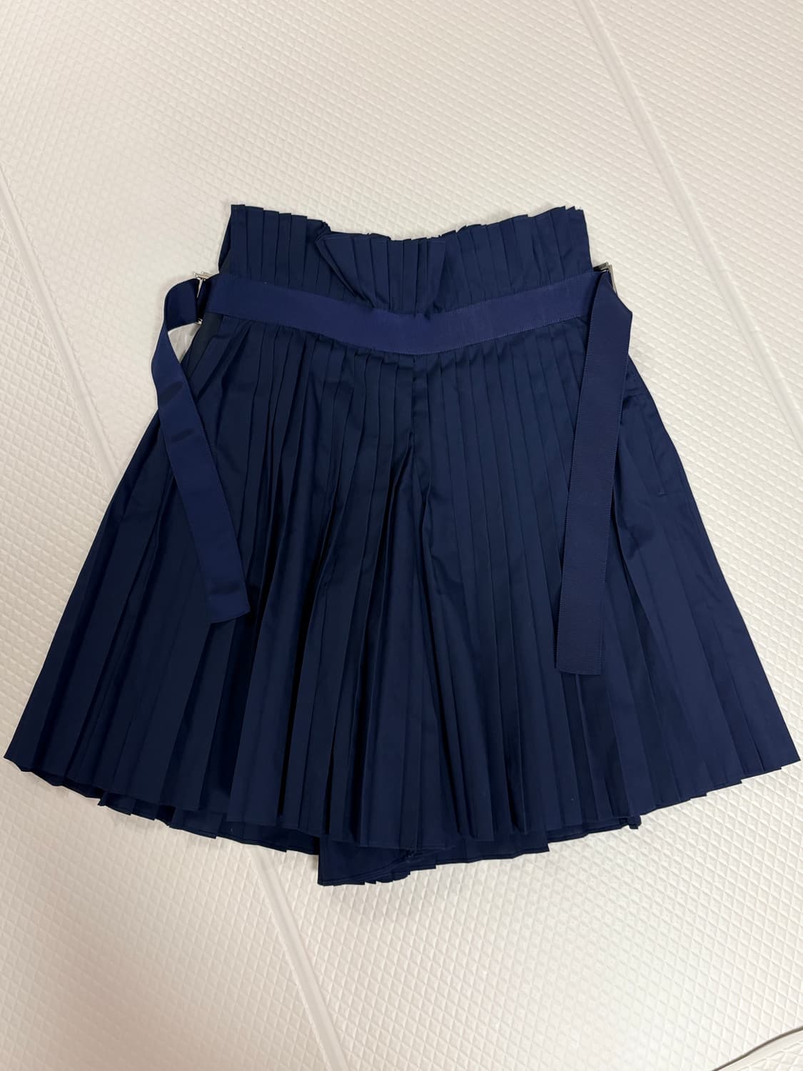 사카이 컬렉션런웨이  플리츠버뮤다팬츠 상품이미지2