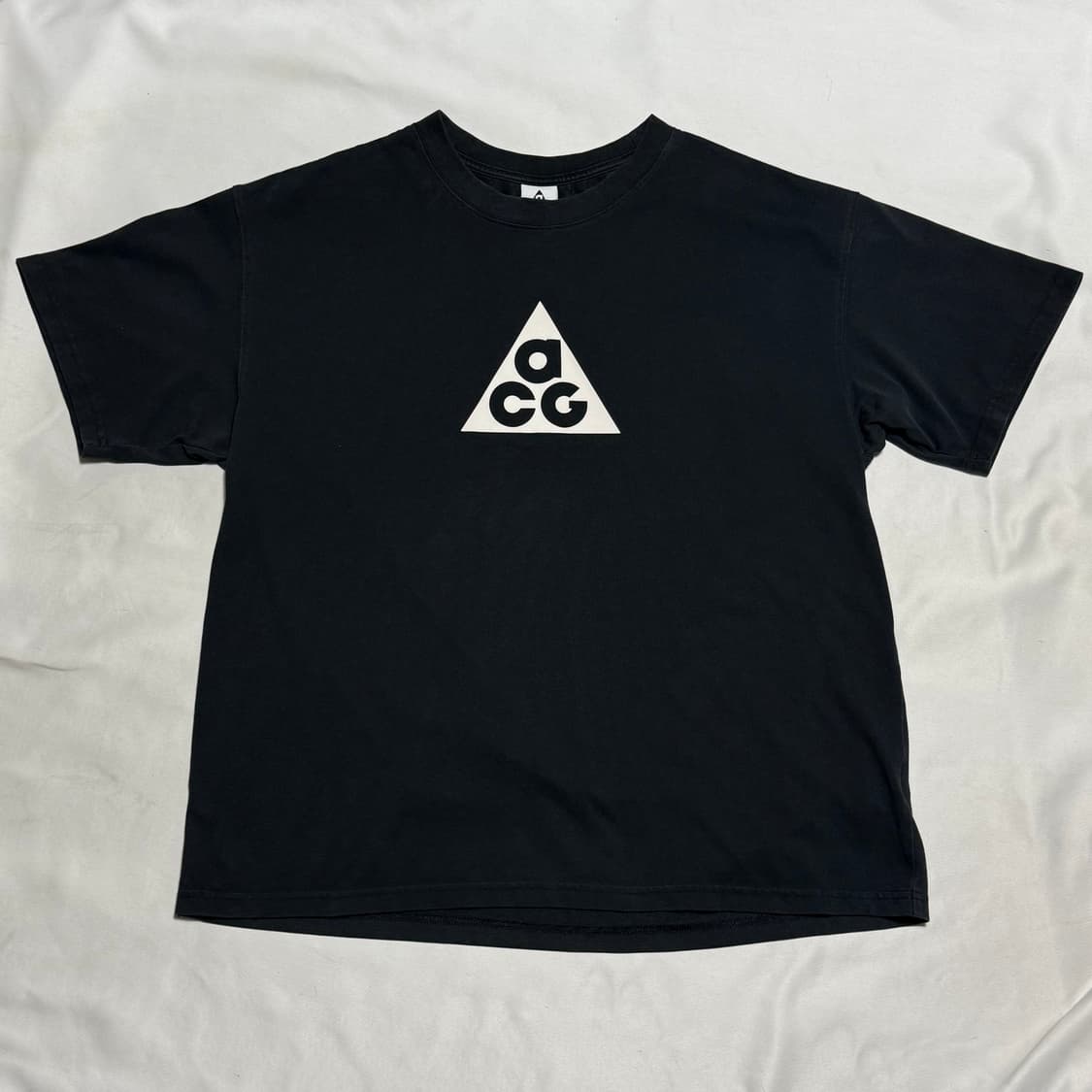 XXL 나이키 ACG 빅로고 블랙 반팔티 상품이미지2