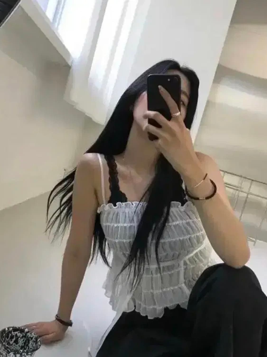 쓰리타임즈 쉬폰 링클 슬리브리스 백예린 착용  상품이미지3