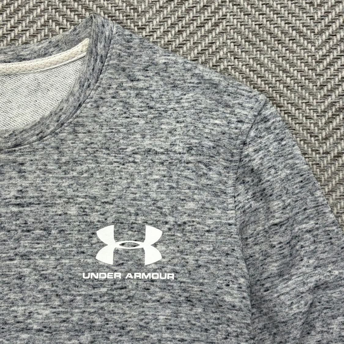언더아머 베이직 로고 롱슬리브 v2186 상품이미지5