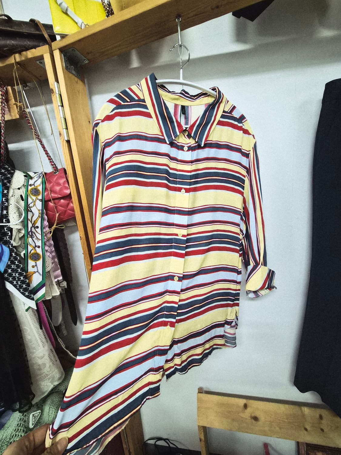 베네통 컬러셔츠. 잇미샤 스판팬츠 상품이미지3