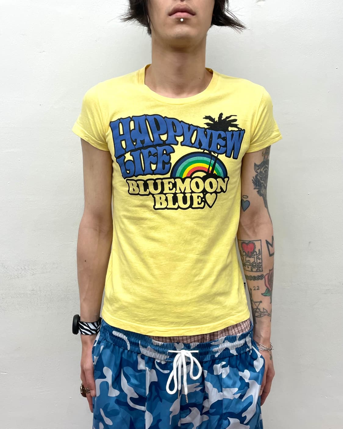 Blue Moon Big Rainbow Yellow T-shirt 상품이미지2