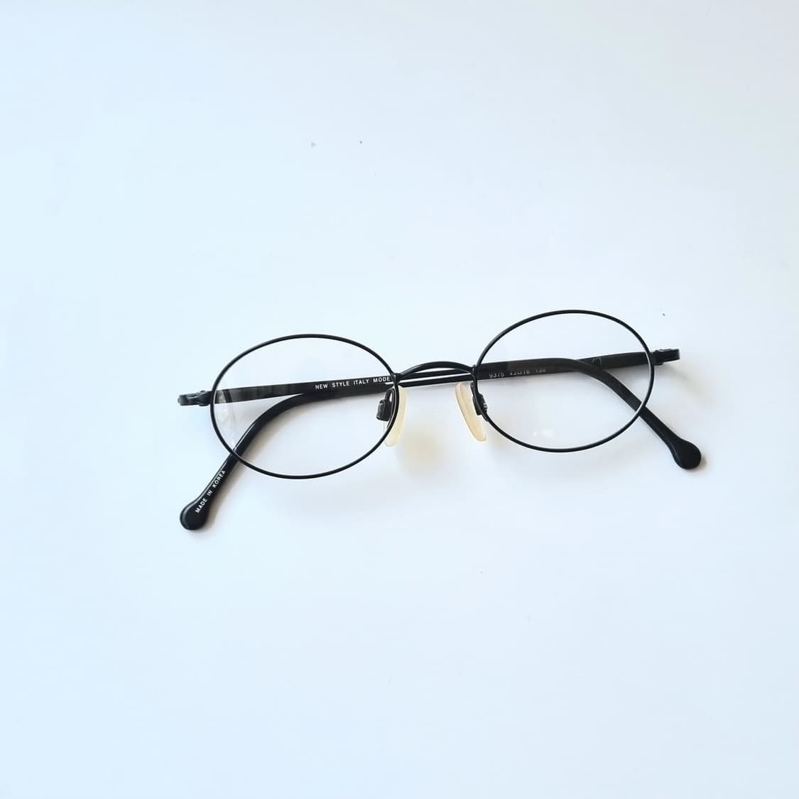 데드스탁 미니멀(small) 오벌 안경테 535 상품이미지1