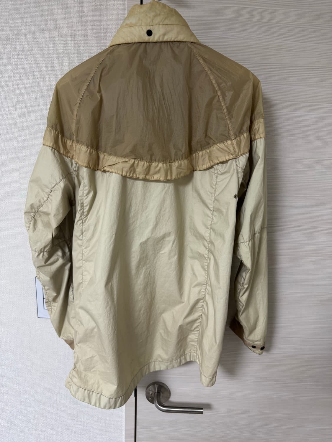 스톤아일랜드 X 나이키 윈드러너 베이지 상품이미지2