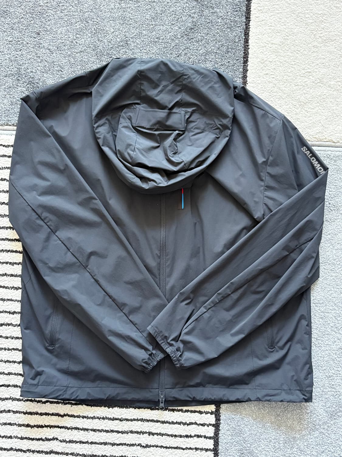 살로몬 바람막이 XL 사이즈 판매 상품이미지3