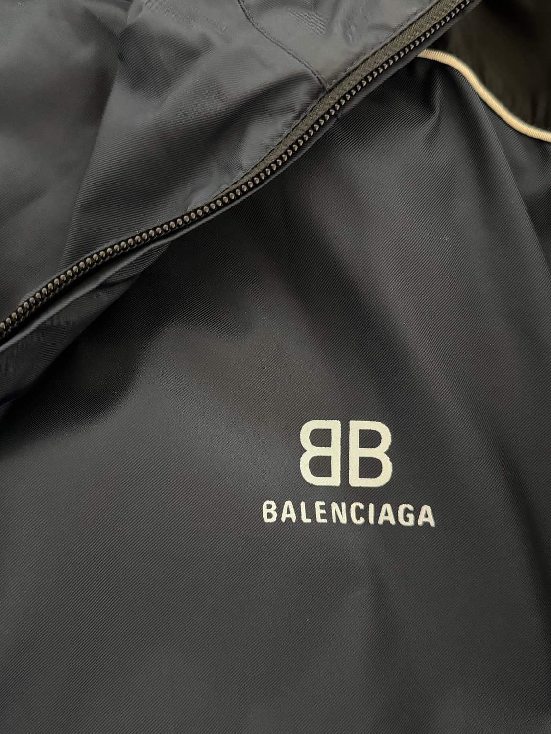 국내 택] 발렌시아가 트랙탑 바람막이 44 상품이미지3