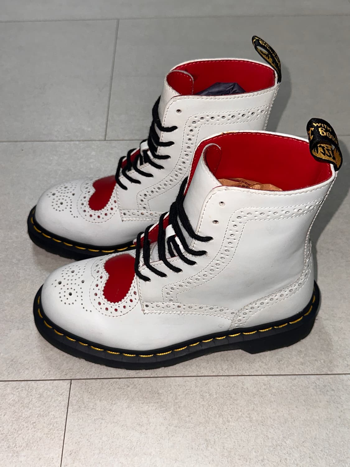 닥터마틴 발렌타인 8홀 벤틀리하트 (한정판)  상품이미지2