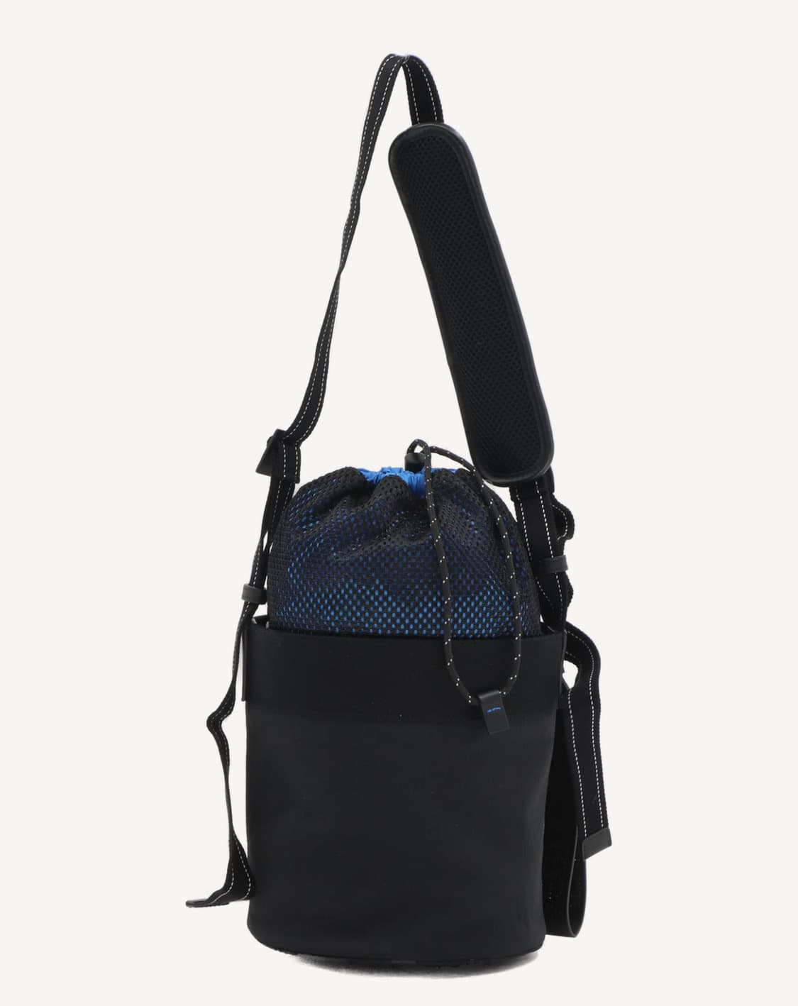 보테가베네타 나일론 버킷백 상품이미지3