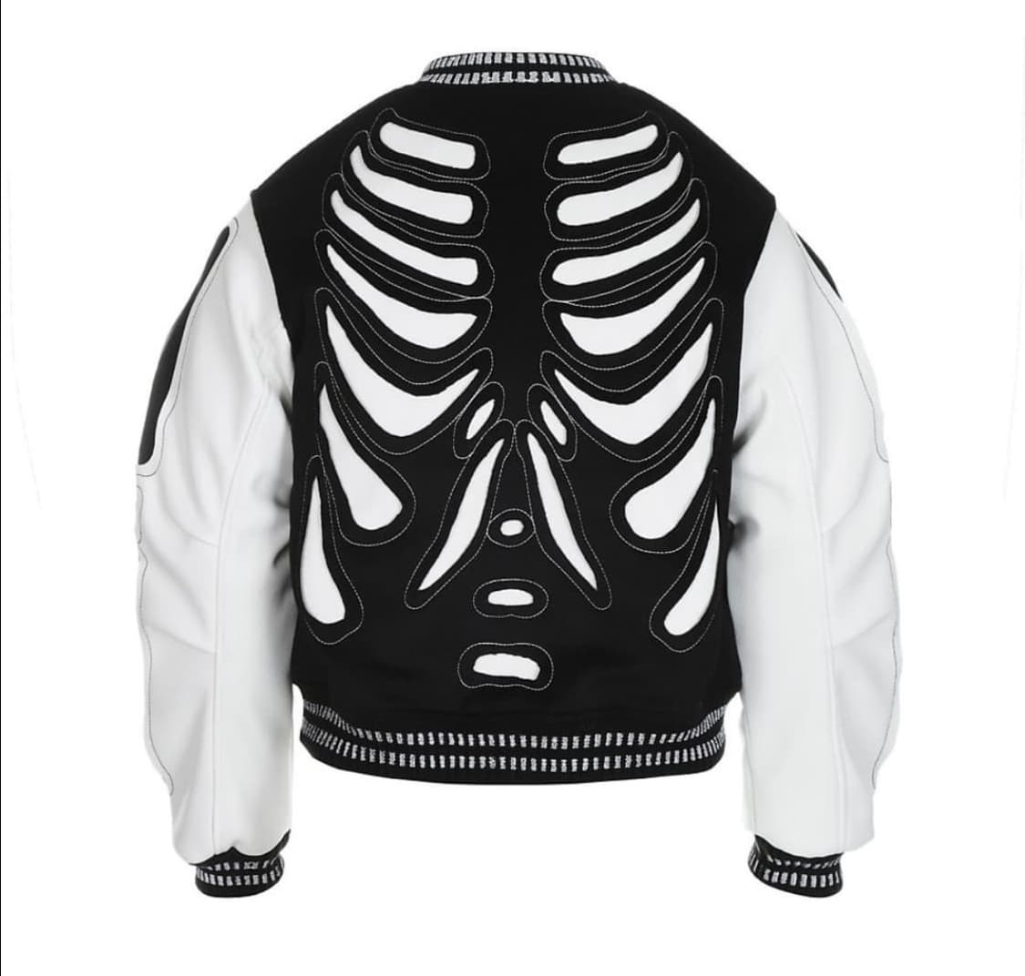 써저리 바시티 m size 판매합니다 상품이미지2