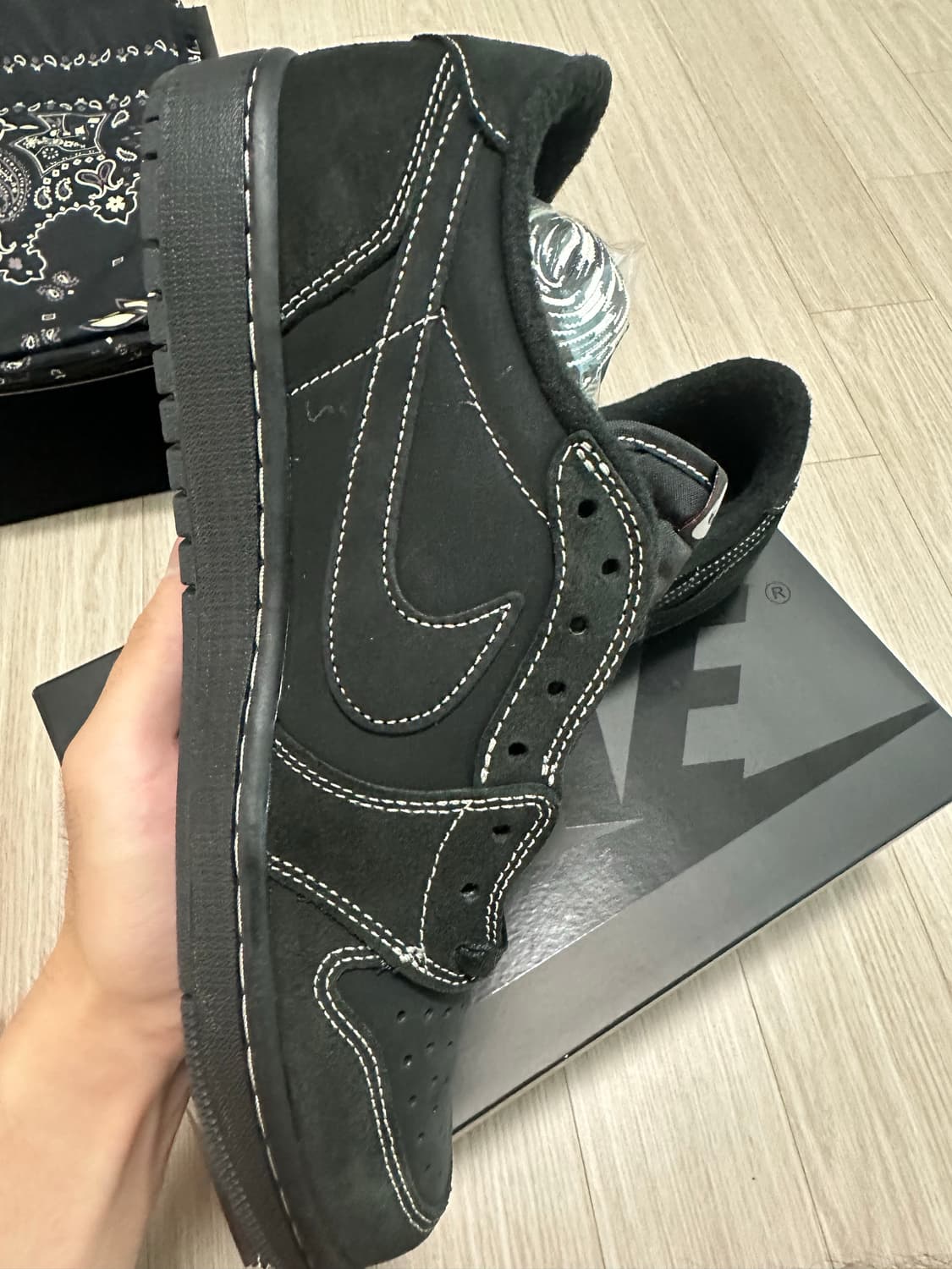 [275] 조던1 X 트래비스 스캇 레트로 로우 OG SP 블랙 팬텀 상품이미지5