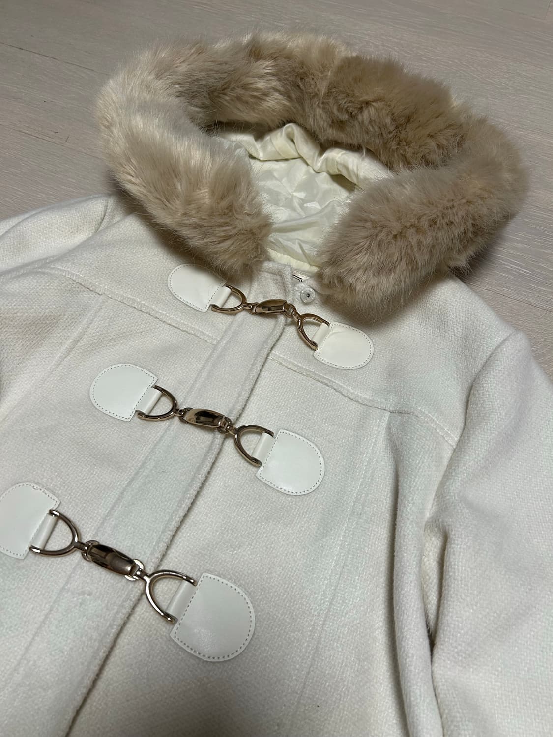 일본 빈티지 Burlone 양산형 달천 아이보리 퍼 후드 버클 코트 상품이미지2