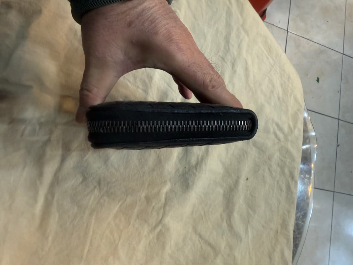 정품 보테카베네타 인트레치아토 지퍼 어라운드 장지갑 팝니다 상품이미지2