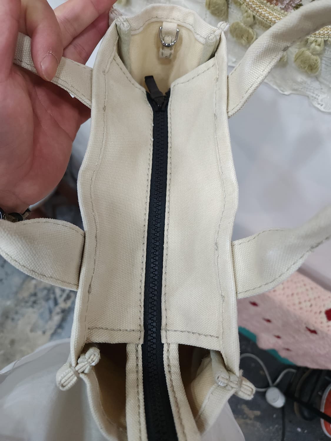 마크제이콥스 스몰 토트백

 상품이미지7