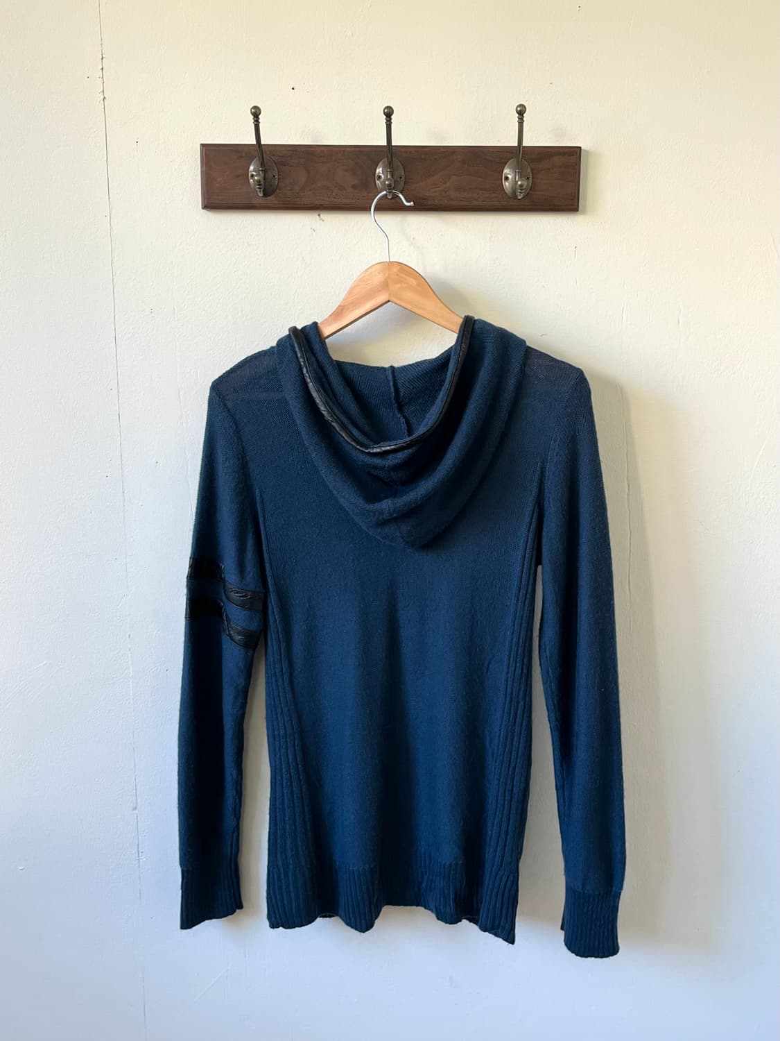 캐서린 해넷 런던 투웨이 후드 스웨터 상품이미지3