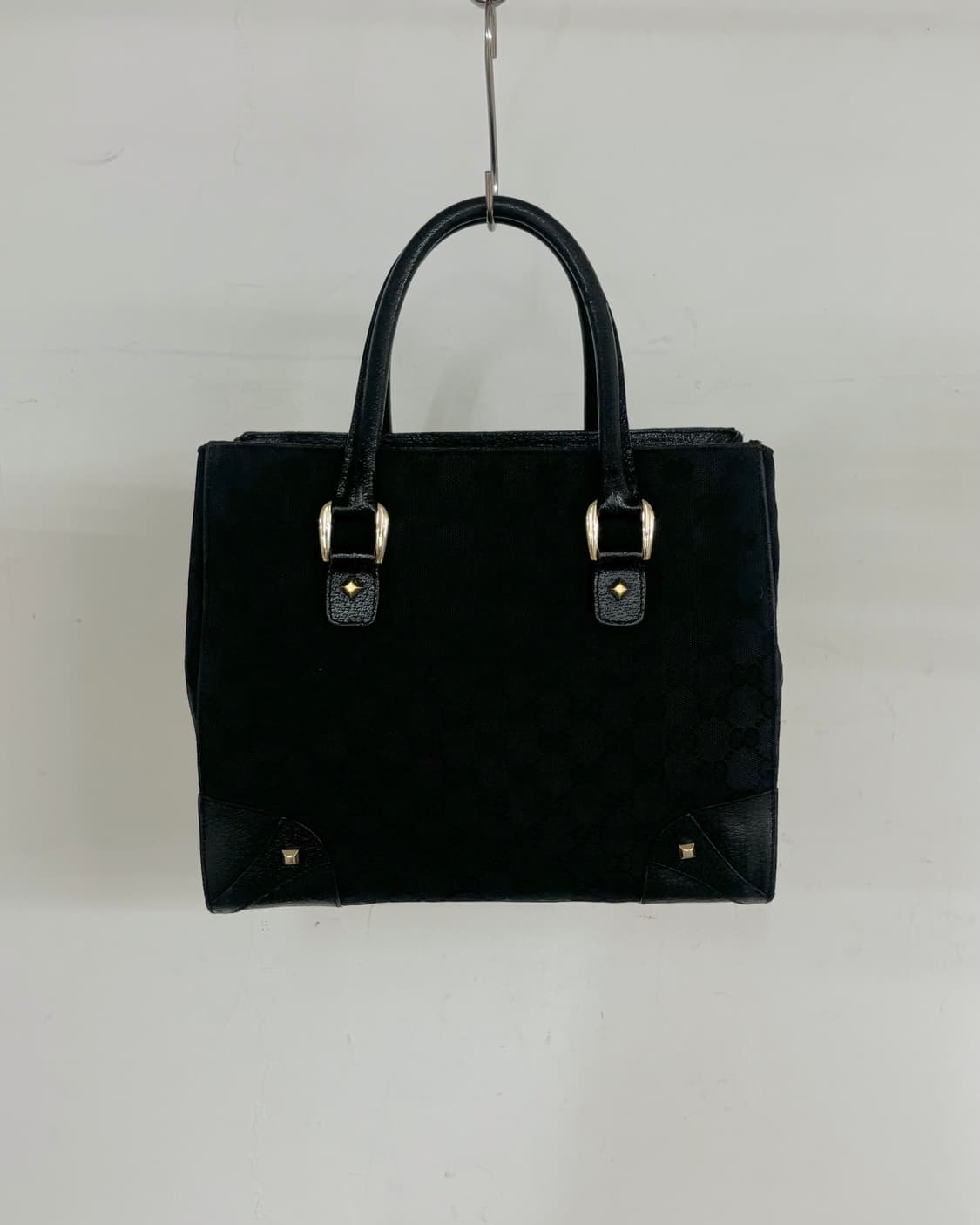 구찌 블랙 cc 캔버스 네일헤드 핸드백 상품이미지2