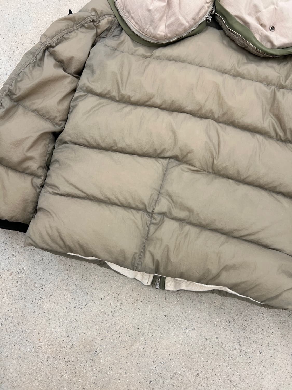 스톤아일랜드 와펜 오파크 나일론 텔라 패딩 상품이미지8