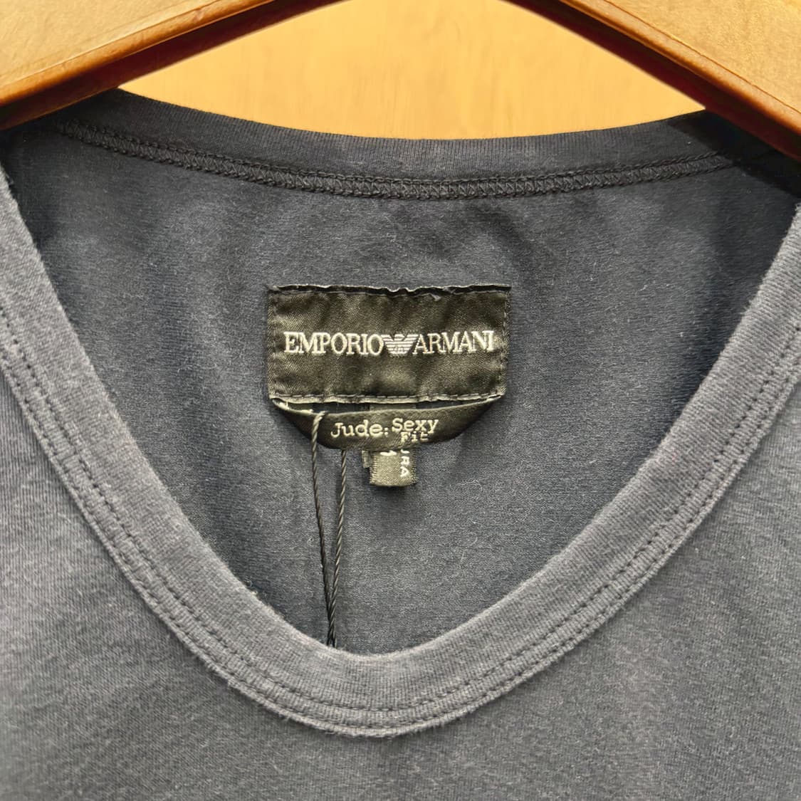 엠포리오 아르마니 라운드넥 반팔 티셔츠 로고 프린팅 디테일 슬림핏 네이비 상품이미지8