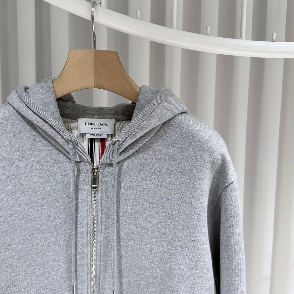 (A+/3) / 톰브라운 클래식 루프백 센터 백 스트라이프 집업 후드집업 상품이미지4