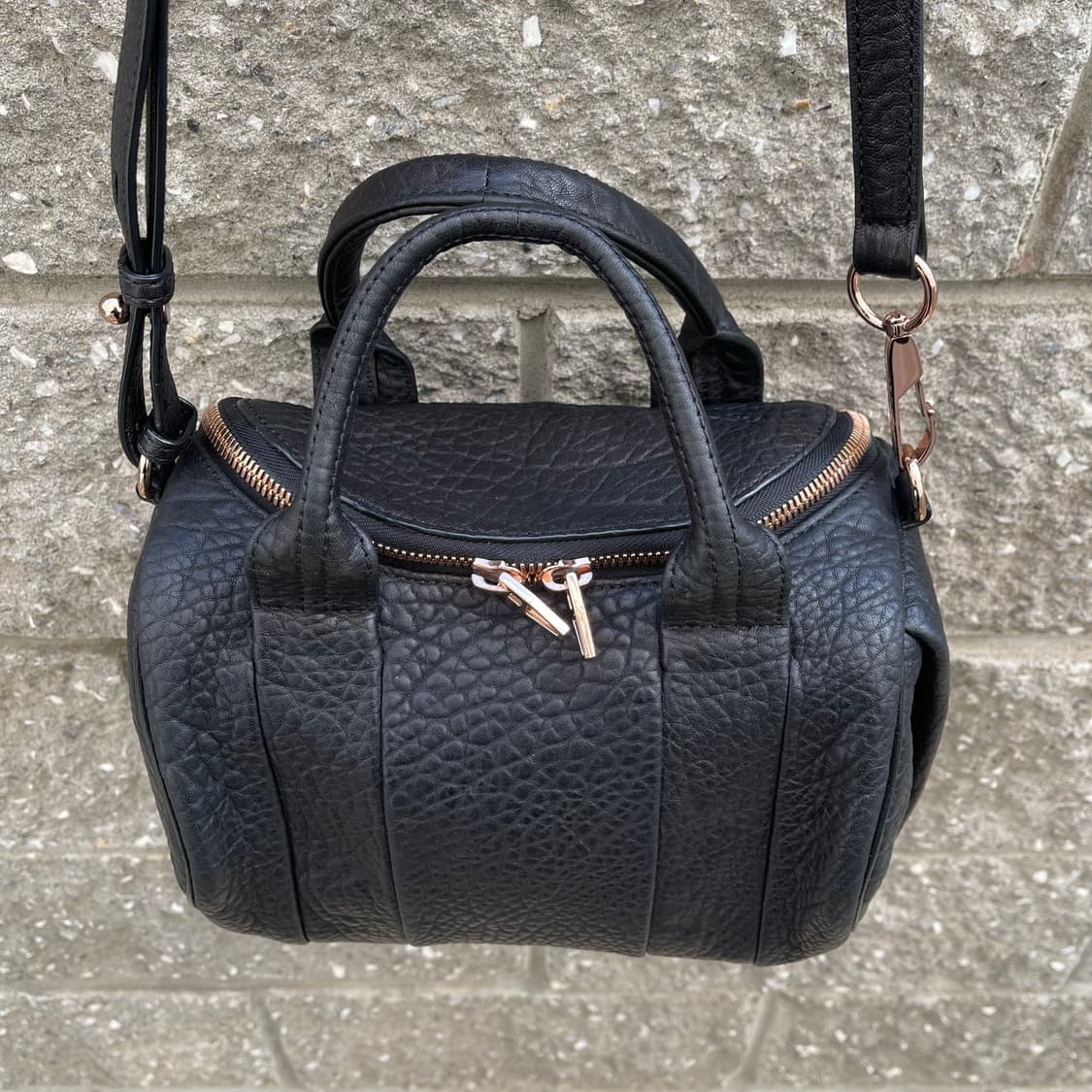 [OS] Alexander Wang 로키 블랙 레더 더플백 상품이미지3