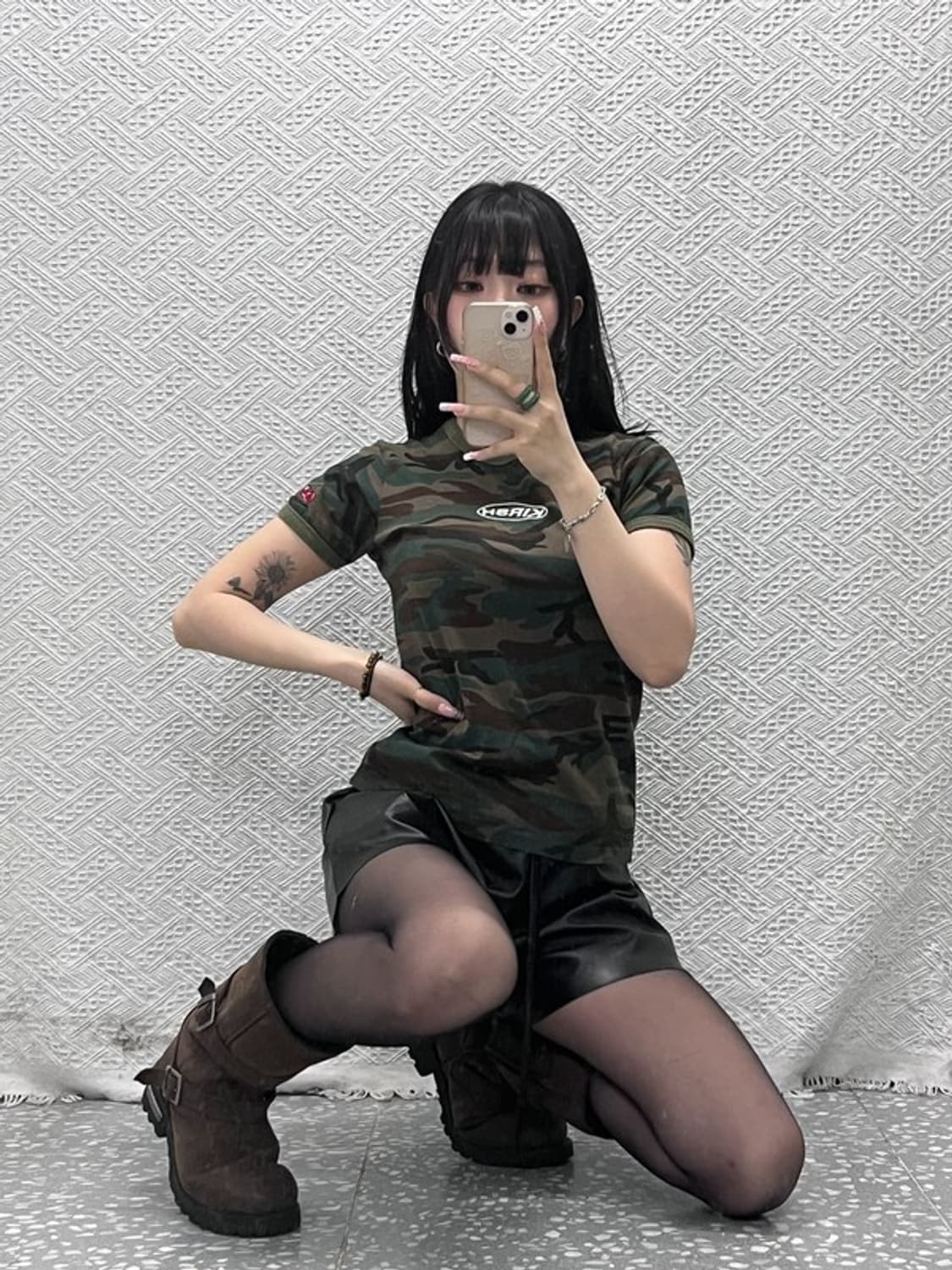 키르시 빈티지 스트릿 펑크 카모플라주 슬림핏 반팔티 1 C12521 상품이미지1