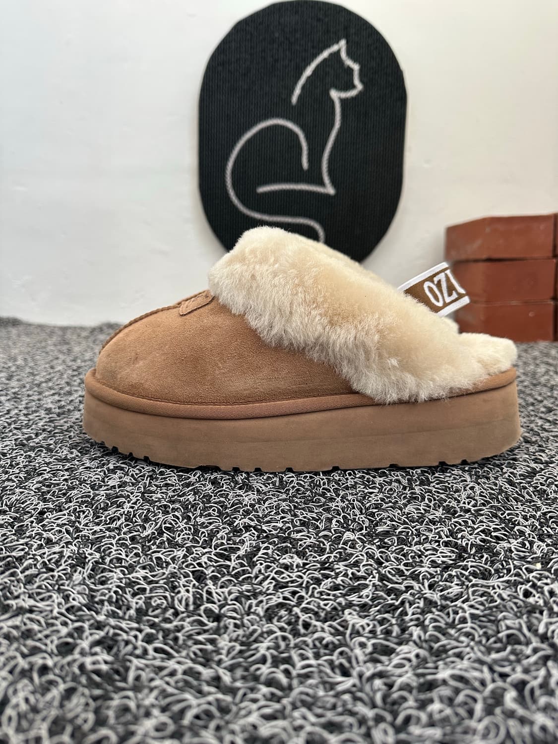 UGG 어그 브라운 슬리퍼  상품이미지2