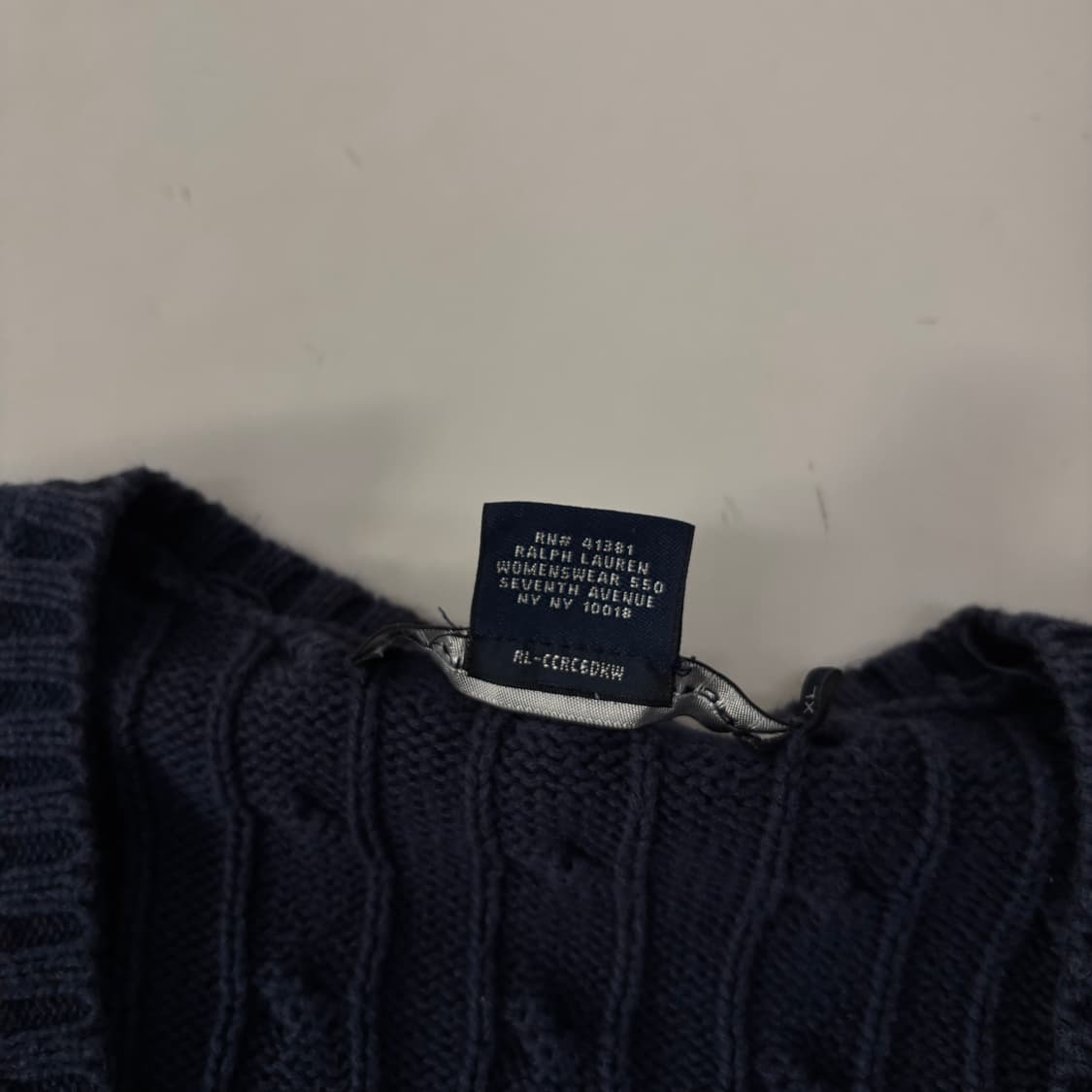 폴로 브이넥 니트  상품이미지7