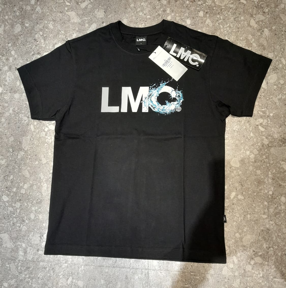 💥(새상품) LMC 반팔 블랙 (S)         
 상품이미지1