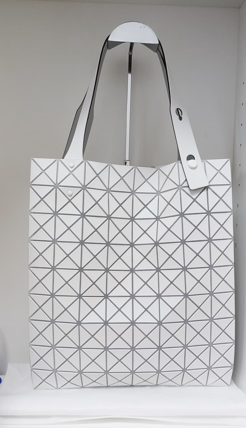 [바오바오] 플리츠플리즈 프리즘 플러스 토트백 상품이미지2